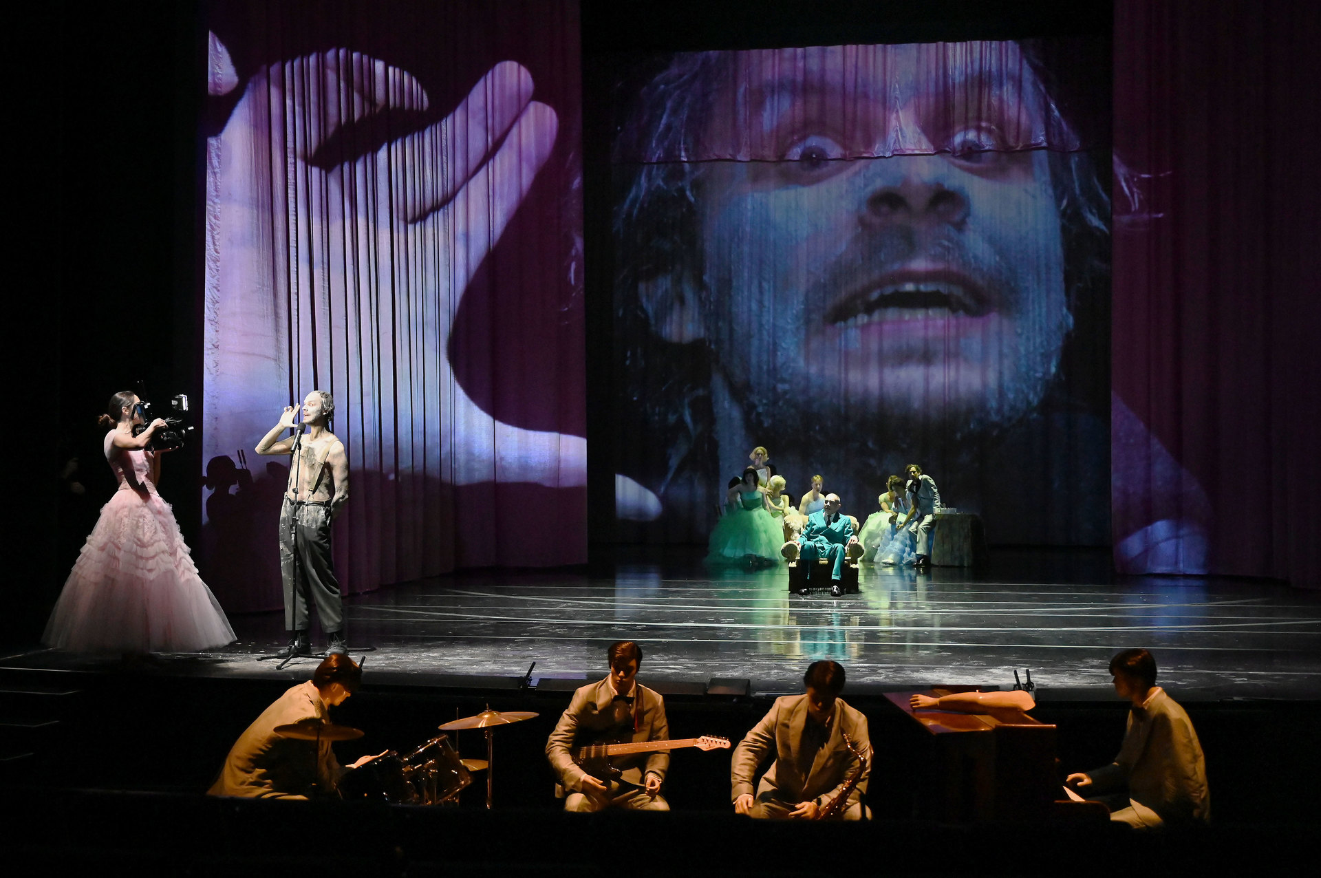 Drau en Vor Der T r Schauspiel Staatstheater Saarbr cken
