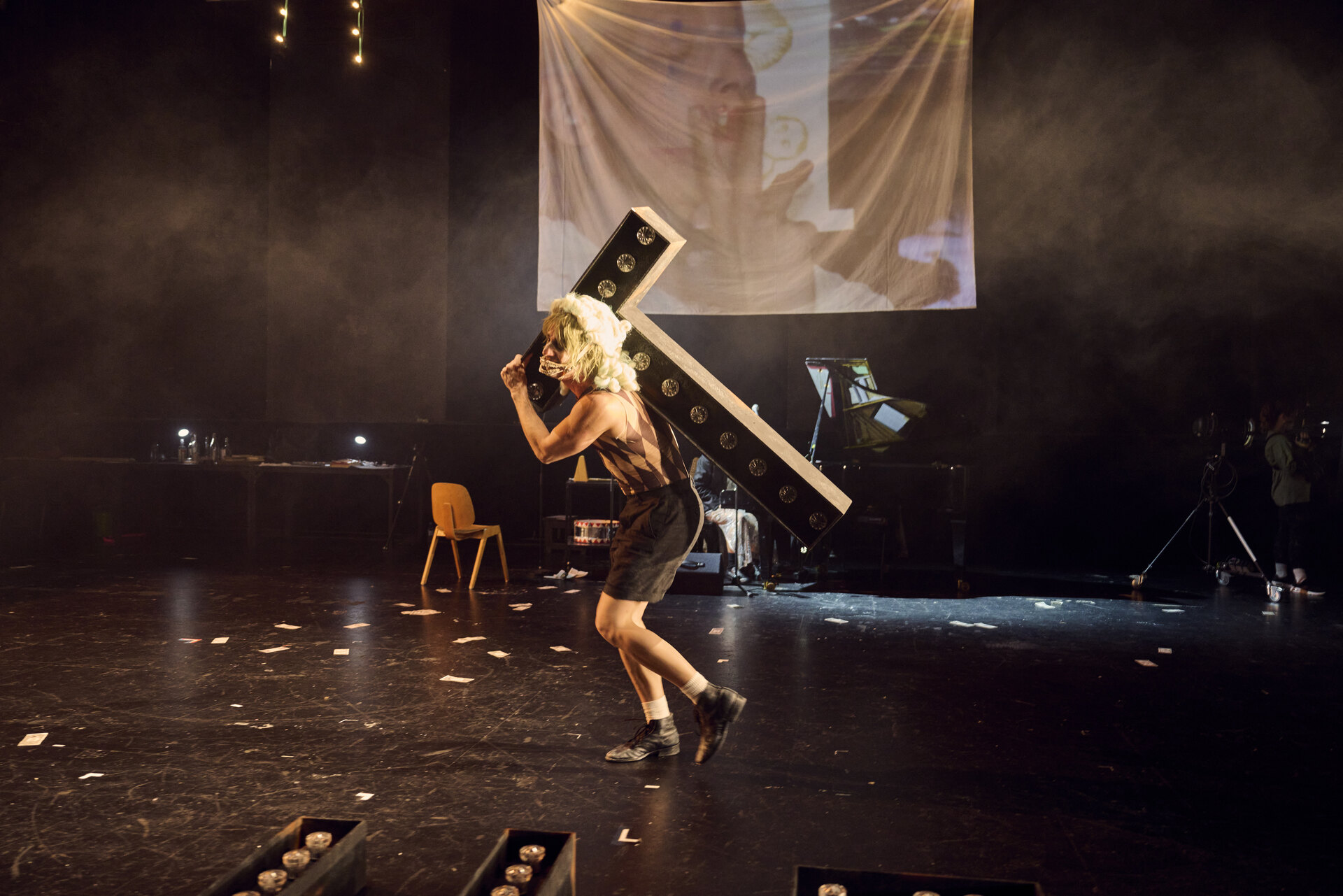 Der Mann, der lacht Schauspiel Staatstheater Saarbrücken